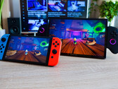 任天堂 Switch OLED 对战 OneXplayer X1 Pro - 《蓝精灵 2》。(图片来源：Marc Herter/ Notebookcheck）