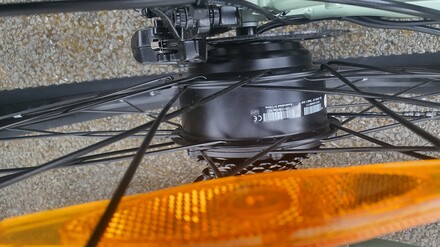 Touroll B2 电动自行车的电机