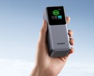 新款 UGREEN Nexode Power Bank 配备 100W USB-C 端口。(图片来源：UGREEN）