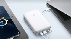 vivo 可能会在推出 X200 系列智能手机的同时推出两款新的移动电源（图片来源：李昂啊的微博）