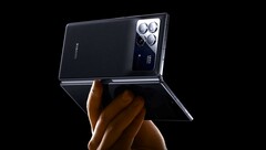 Mix Fold 3 的后继机型将更轻便、更防水，小米正在开发全球首款配备徕卡相机的可折叠手机。