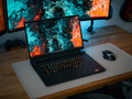 笔记本电脑评论中的Alienware m17 R5。全AMD游戏机，潜力巨大，但驱动问题。