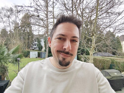 与 Poco Pad X1 自拍合影