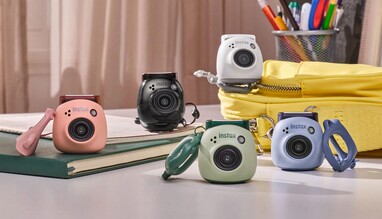 五种颜色的 Instax Pal（图片来源：Fujifilm）