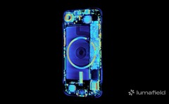 iPhone 17e 的 MagSafe 底板也与 iPhone 16e 兼容。