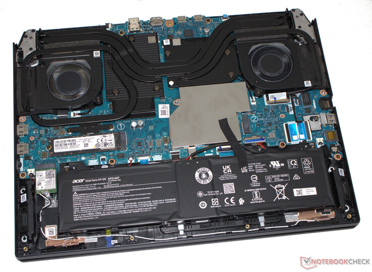 宏碁掠夺者 Helios Neo 16 硬件
