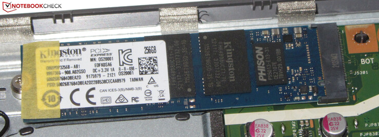 一个PCIe 3.0 SSD作为系统驱动器。