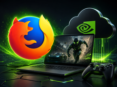 一款游戏本,屏幕上显示着游戏画面,上方有GeForce Now和Firefox的品牌标识