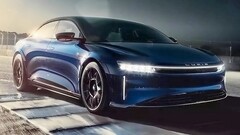 事实证明，Lucid Air Sapphire 能在拖曳跑道上不费吹灰之力地击败特斯拉 Model S Plaid。(图片来源：Lucid）