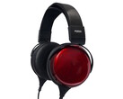 Fostex TH910 是一款采用日本漆面枫木外壳的封闭式耳罩式旗舰耳机。(图片来源：Fostex）