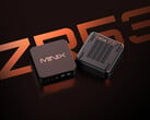 ZR535 搭载的是近期推出的但已显过时的 Ryzen 5 3501U 处理器。图为:一张展示这款迷你电脑顶部和底部的宣传图。