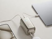 Xiaomi Power Bank Retractable Cable 10000 55W 售价约为 45 美元。