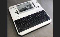 Evertop PC 是 IBM XT 的克隆版,电池寿命长达 500 小时,可利用太阳能充电。(图片来源:ericjenott via Github)