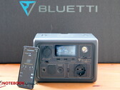 Bluetti EB3A发电站与200W太阳能电池板的实践测试。一个小型的电源立方体