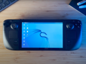 Valve 的 SteamOS 3.0 由 Arch Linux 支持，它为广受欢迎的 Steam Deck 手持设备提供动力。(图片来源：WJ Pearce via YouTube）