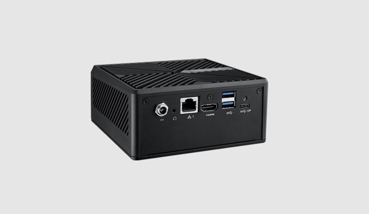 研华 UBX-330M 迷你 PC 配备了丰富的端口。(图片来源：研华）