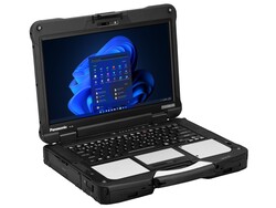 在审查中。松下Toughbook 40。测试单位由松下公司提供