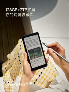 Boox P6 Pro Color 支持手写笔输入。(图片来源：Boox）