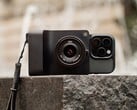 Caira 将智能手机变为微型三分之二相机（图片来源：Camera Intelligence）