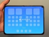 iPhone Ultra 的竞争对手可能是小米 18 Fold 或小米 Mix Fold 5。