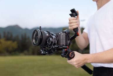 图中显示的是电动跟焦（图片来源：Hohem）