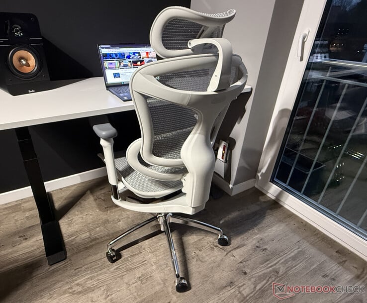 组装完毕的 Sihoo Doro C300