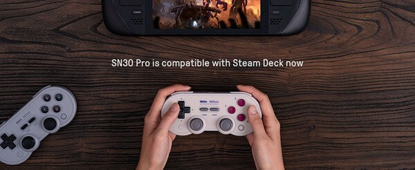 8BitDo SN30 Pro 蓝牙控制器现已正式兼容 Steam Deck。(图片来源：8BitDo） 