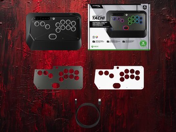 HyperX Clutch Tachi 无杆街机控制器包装盒内容展示（图片来源：HyperX PR）