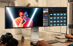 LG UltraWide 49U950A-W 采用 49 英寸 IPS 面板，宽高比为 32:9（图片来源：LG）