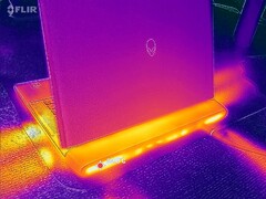 在超频模式下运行《赛博朋克 2077》时，Alienware 16 Area-51 的温度地图