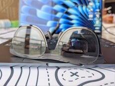 连接到 MacBook Air 的 One Pro 的 