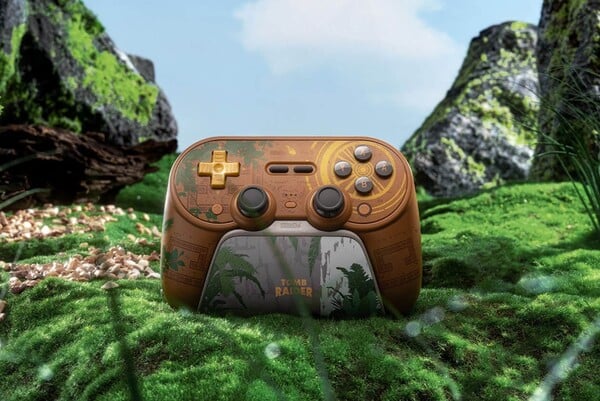 8BitDo Pro 3 蓝牙游戏手柄《古墓丽影》30周年纪念版是价格更实惠的那款手柄。