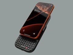 Clicks Power 键盘比 iPhone 专用的 Clicks 键盘更便宜。(图片来源：Clicks）