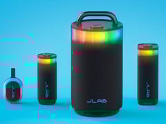 JLab Party 系列蓝牙扬声器具有 RGB 灯光效果、防溅功能和可定制的音效。(图片来源：JLab）