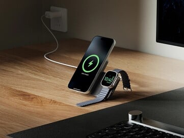 Kuxiu K1 Ultra 移动电源配有脚架,可在桌面上免提使用。 图片来源:Kuxiu