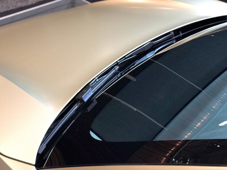 最初的 Cybercab monowiper。