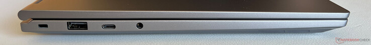 左侧Kensington NanoSaver、USB-A 2.0、USB-C 3.2 Gen.2（10 Gbps、DisplayPort ALT 模式 1.4a、电力传输）、3.5 毫米立体声