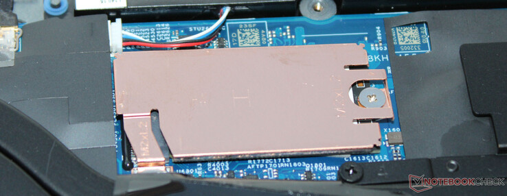 系统硬盘是 PCIe 固态硬盘，L15 只能容纳 M.2-2242 格式的固态硬盘，而不是更常见的 M.2-2280 型号。