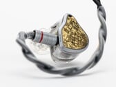 Moondrop Armature Art 24 采用平衡电枢驱动器来重现高分辨率音乐。