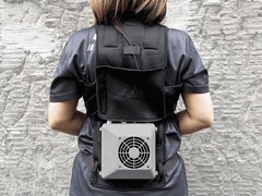 Shiftall 发布了 ChillerX 冷却背心，利用热电冷却技术在炎热的天气里降低体温。(图片来源：Shiftall）