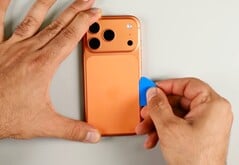 据称,苹果iPhone Ultra配备了两块电池。