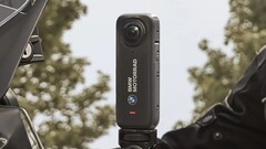 X4 宝马摩托车版。(图片来源：Insta360）