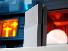 BoxPlates 银黑相间的封面设计(图片来源:Devyn Johnston/YouTube)