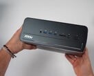 MSI Pro Max Edge AI Mini PC 前面配备了丰富的 I/O 接口。