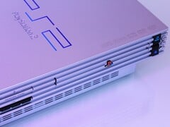 索尼 PlayStation 2 于 2000 年 3 月 4 日正式发售。(图片来源：Unsplash，已编辑）