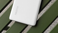 Realme GT 7（？）(图片来源：数字聊天站通过微博发布）