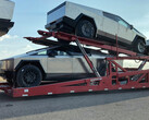 赛博特卡车正在运出（图片：Bumpty/Reddit）