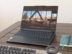 Lenovo Yoga 9 2-in-1 14 G11 舍弃 4K,转而采用 120 Hz 屏幕,并将性能稍快的旧款处理器换成能效稍高的新款处理器
