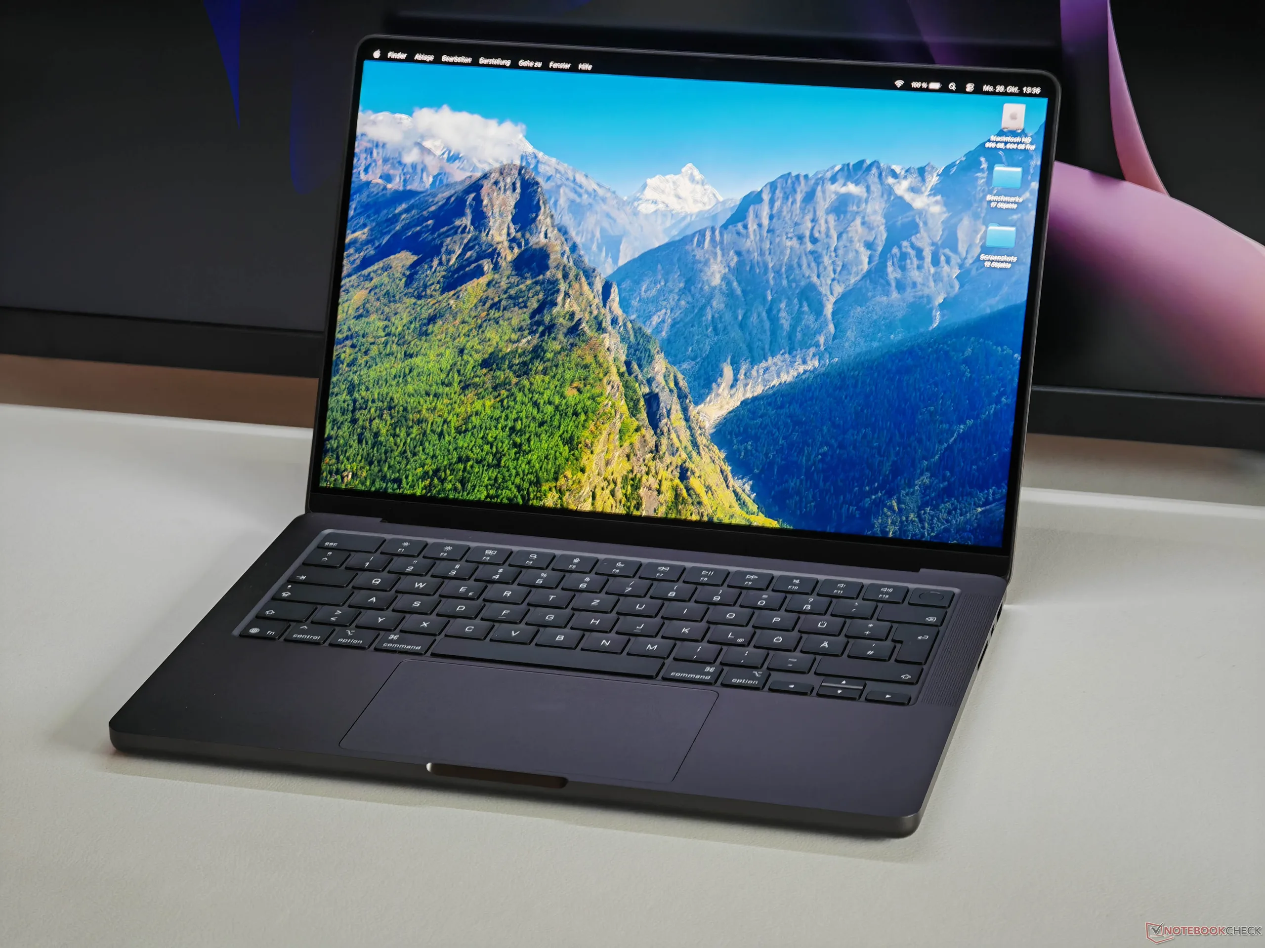 Apple MacBook Pro 14 2025 M5 - Notebookcheck CN