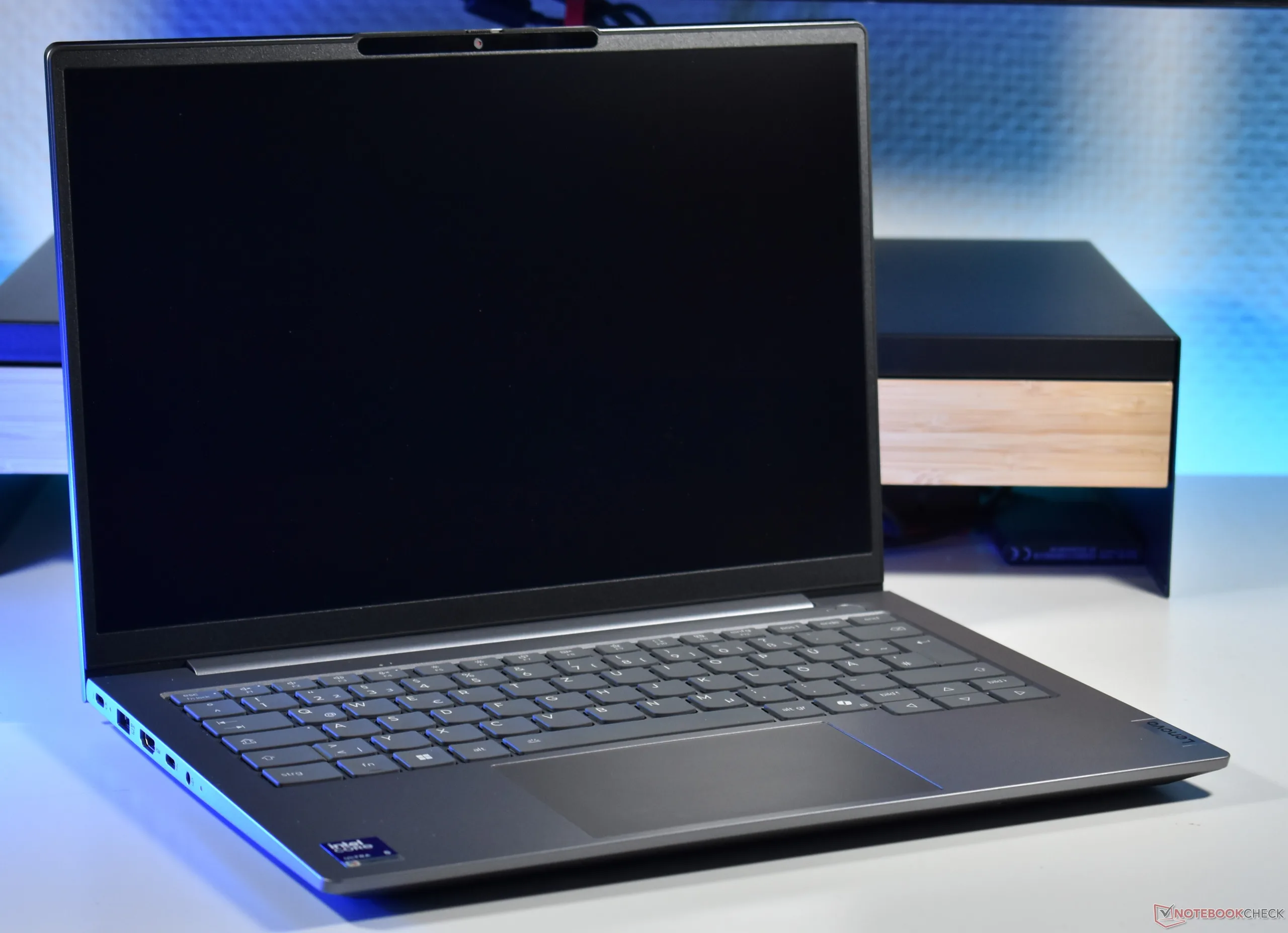 ThinkBook 还是ThinkPad？我们对比了两款热门的14 英寸联想笔记本电脑 